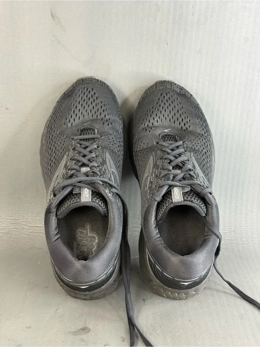 Brooks Ghost 11 running athletic sneaker shoes Extra-wide men’s size 10